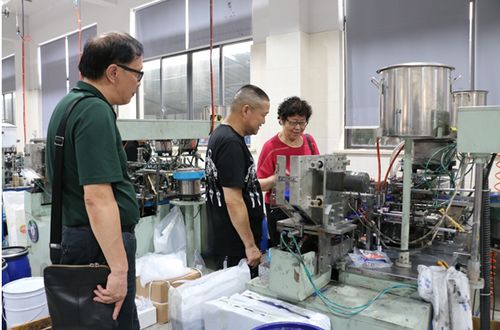 中國制筆協(xié)會領導深入桐廬企業(yè)調(diào)研，助力產(chǎn)業(yè)轉(zhuǎn)型升級與市場拓展